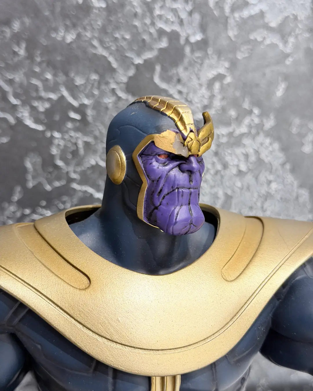 Marvel Avengers Thanos The Mad Titan Bust | C Grade | Helmet Chip